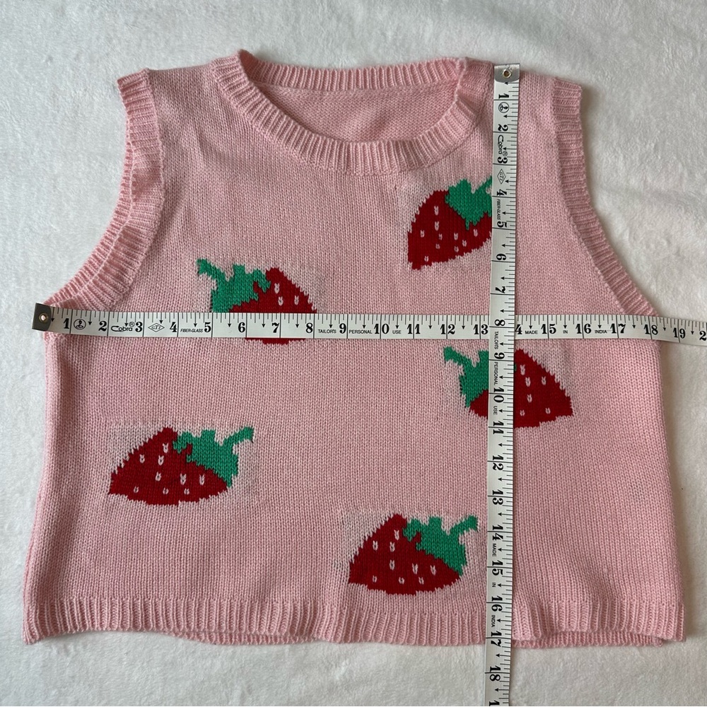 Vintage Pink Strawberry Knit Cropped Sweater Vest, size Small - Picture 10 of 16